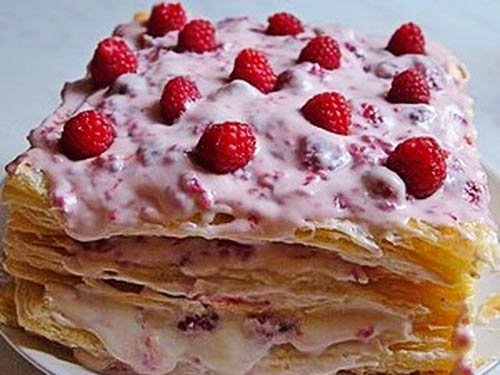 Пирог с ягодами слоеный