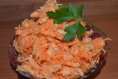 Морковный салат с яйцами 