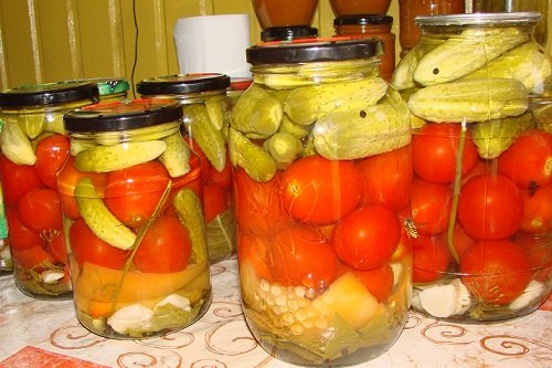 Как консервировать томаты и огурцы 
