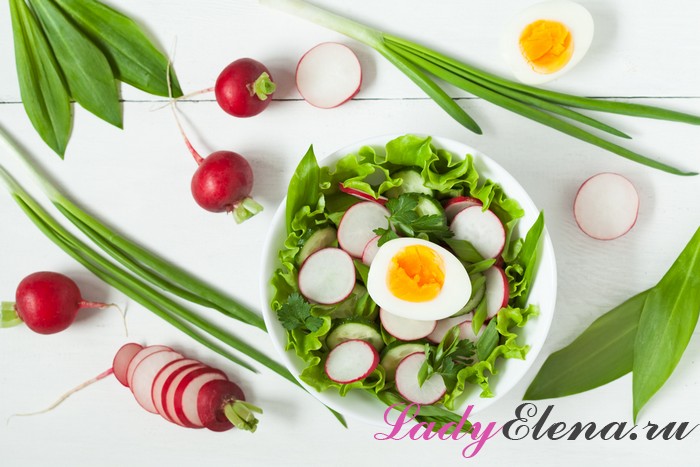 Легкий салат на основе редиски и яиц
