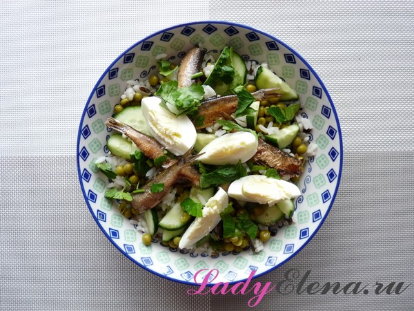 Салат со шпротами фото-рецепт
