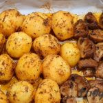 Картошка с грибами запеченная