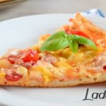Пицца с колбасой фото-рецепт